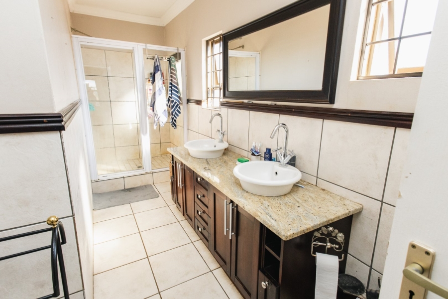 4 Bedroom Property for Sale in Groenvlei Sh Free State